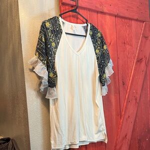 Chic White Blouse with Floral Sleeves